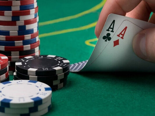 Poker Chip - Thước đo tiền tệ trong Poker